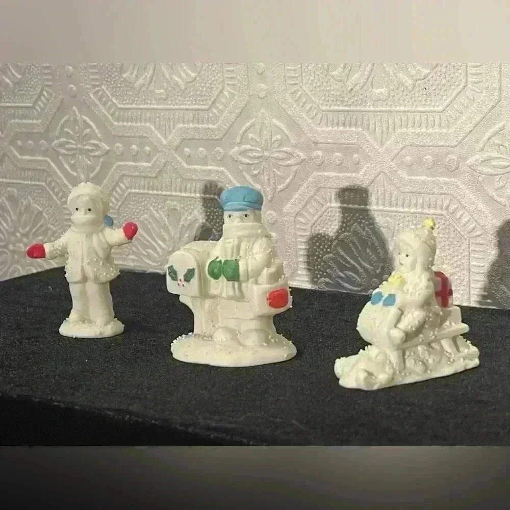 Vintage  Snowbabies Department 56 figurines